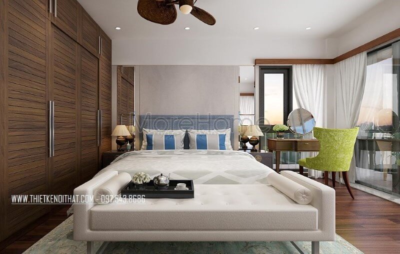 Giường ngủ bọc nệm đầu giường sử dụng sắc xanh dương trẻ trung mang lại ánh nhìn độc đáo cho không gian phòng ngủ vợ chồng. Thiết kế nội thất