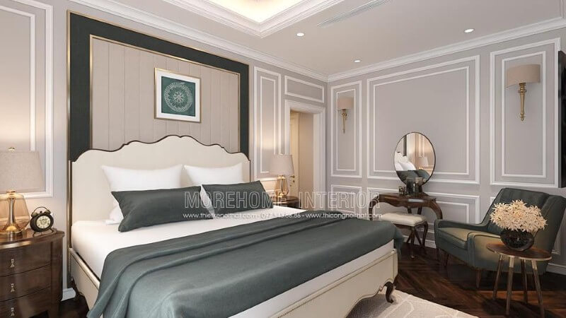 Giường ngủ gỗ tự nhiên kết hợp cùng nệm ốp đầu giường viền kim loại mạ vàng đã tạo nên vẻ đẹp sang trọng, quý phái cho phòng ngủ tân cổ điển cao cấp. Thiết kế nội thất